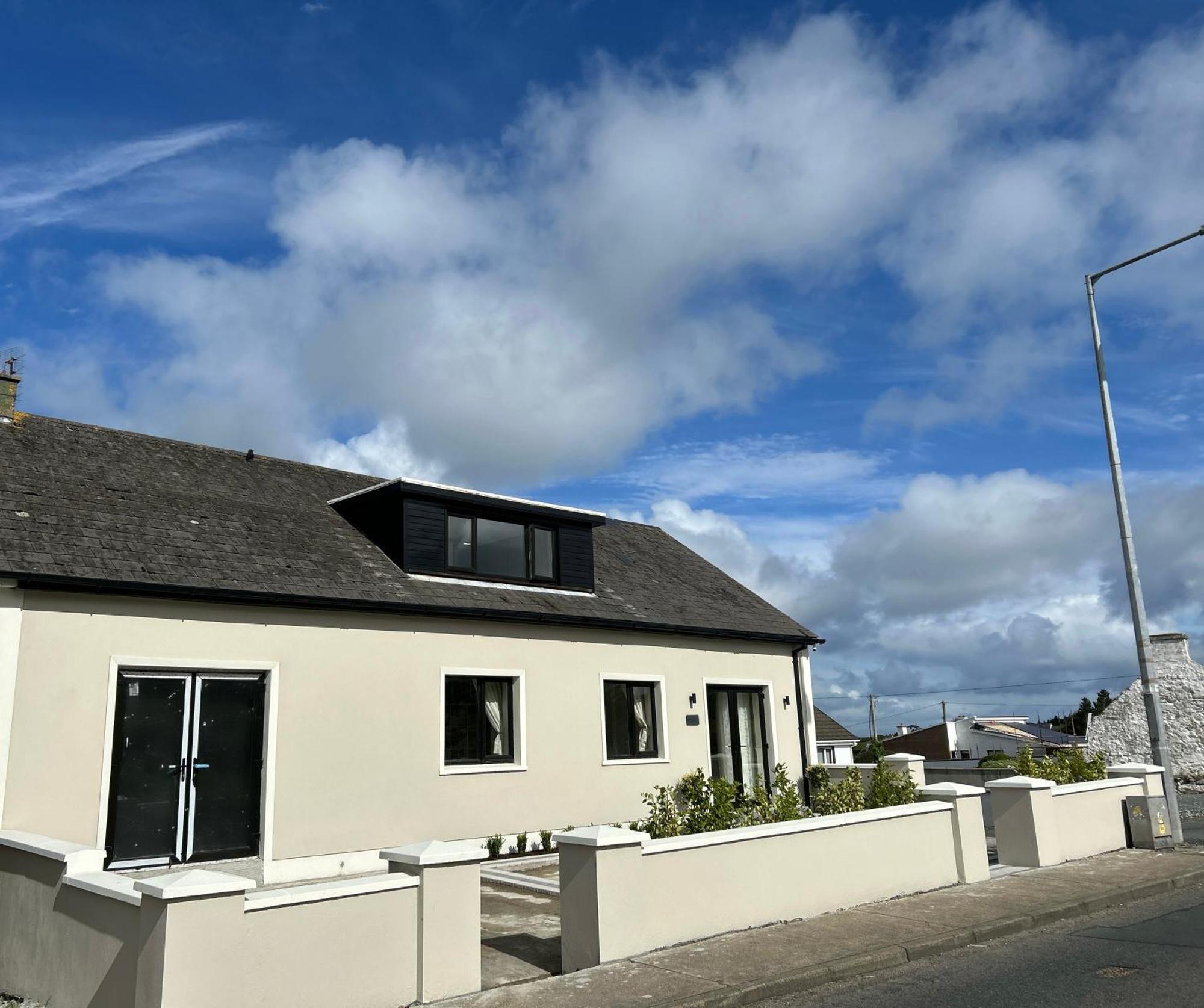 House On Main Street Bunbeg Villa Gweedore Exterior photo